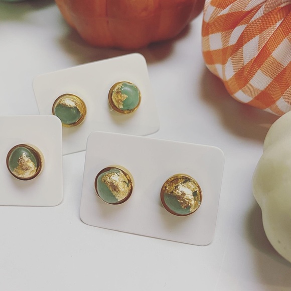 Jade Gold Leaf Studs - Picture 4 of 7